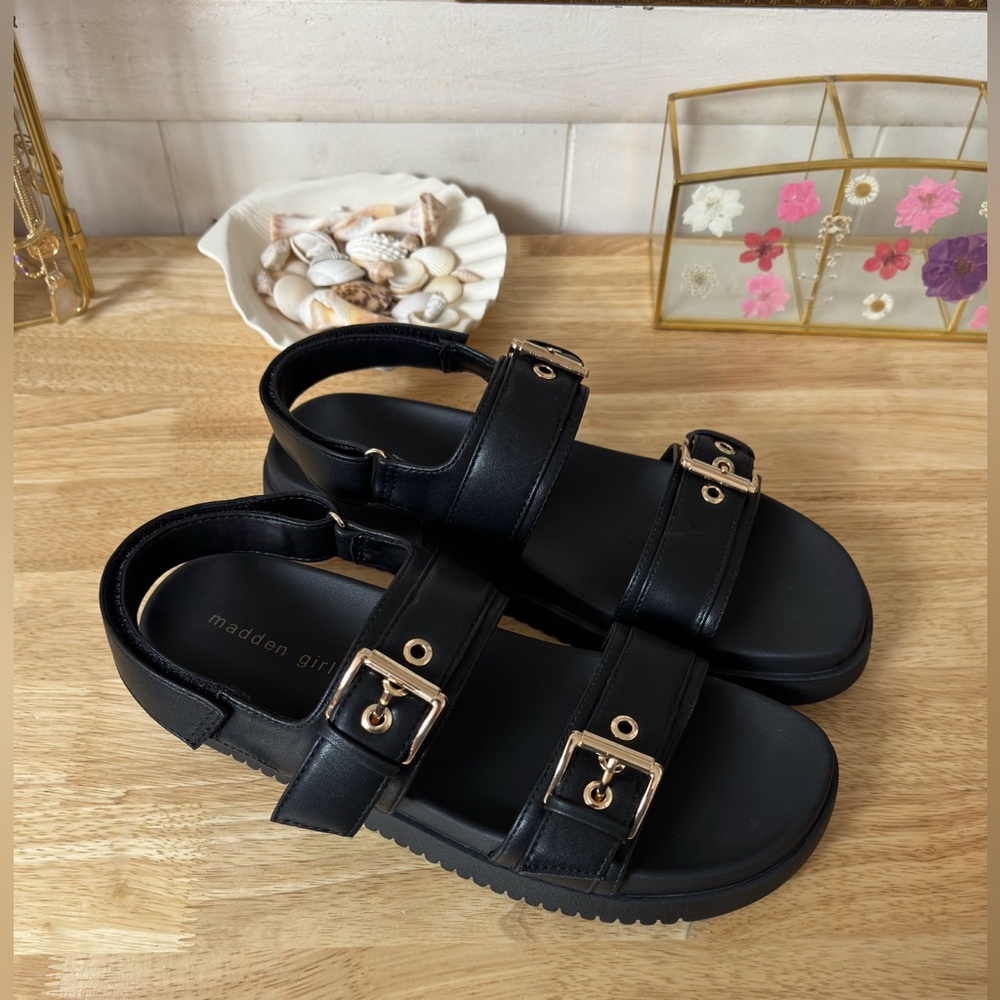 Madden Girl Sprintt Chunky Flat Sandals In Black Size 10 Classic New With Box - Picture 2 of 16